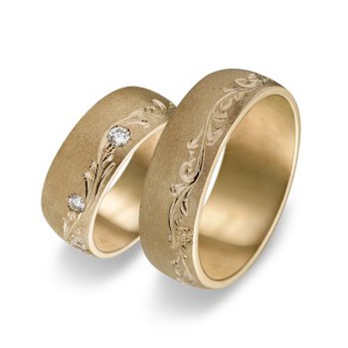 Золотое кольцо кирова. Обручальное кольцо. Оригинальные обручальные кольца. Необычные обручальные кольца парные. Обручальное кольцо с вензелями.