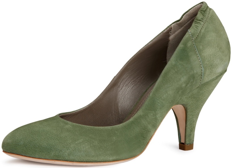 Зеленые замшевые женские. Зеленые замшевые туфли. Туфли замшевые женские зеленые. Зеленые замшевые лодочки. Зеленые туфли на низком каблуке.