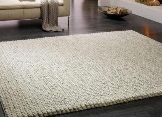 Como hacer una alfombra con lana y rejilla